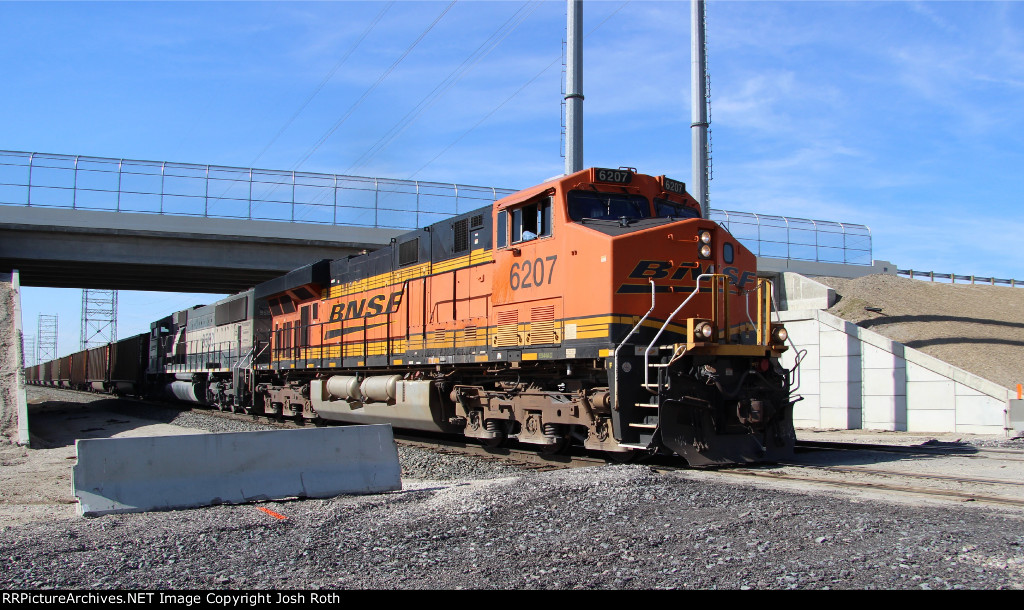 BNSF 6207 & BNSF 9562